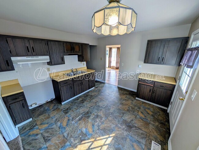 Foto del edificio - Rare 4 Bedroom Homewood Ranch with Garage