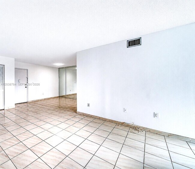 Foto del edificio - 9440 W Flagler St