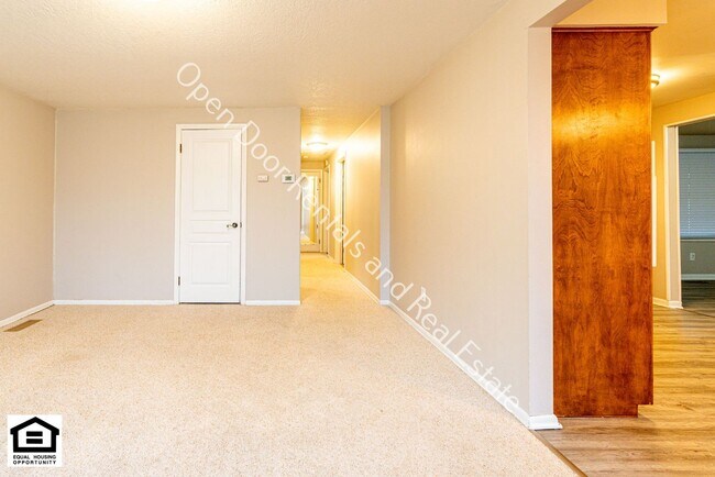 Foto del edificio - 6305 Salge Dr