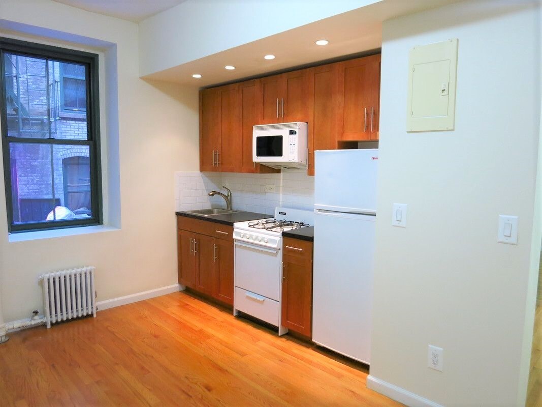 Primary Photo - 546 E 79th St