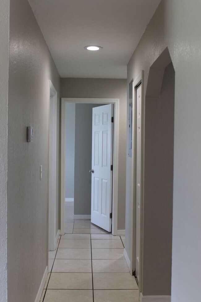 Building Photo - Do not miss this 3-bedroom 1 bath home in ...
