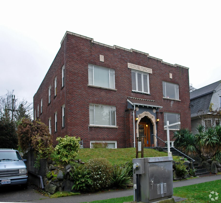 Primary Photo - Terry Anne Apartments