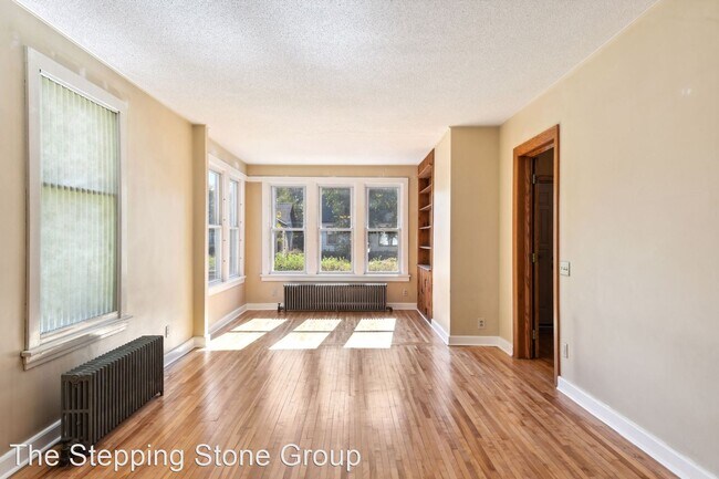 Building Photo - 4 br, 2.5 bath House - 2112 Laurel Avenue