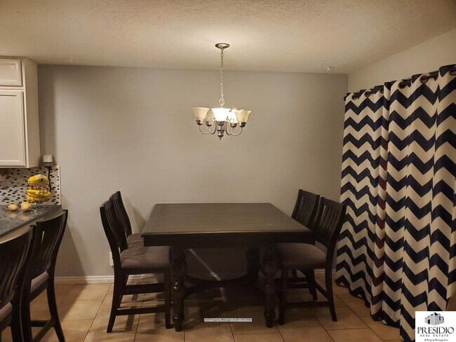 Building Photo - 597 S 910 W