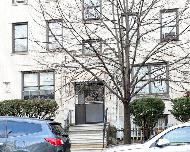 Building Photo - 3220-3228 Decatur