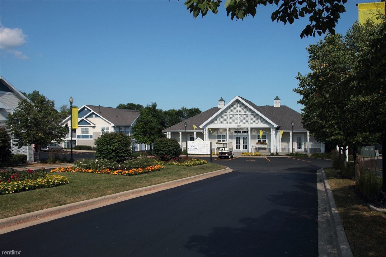 Foto principal - 7960 N 107th St