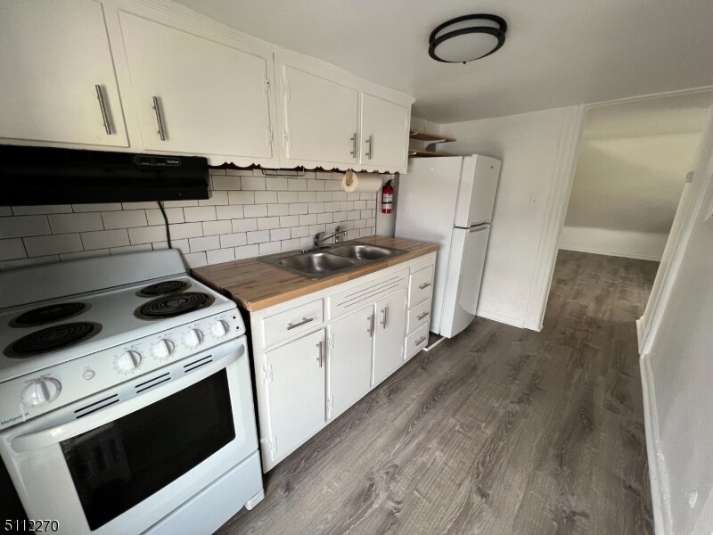 61 Midland Ave Unit 3, Garfield, NJ 07026 Room for Rent in Garfield
