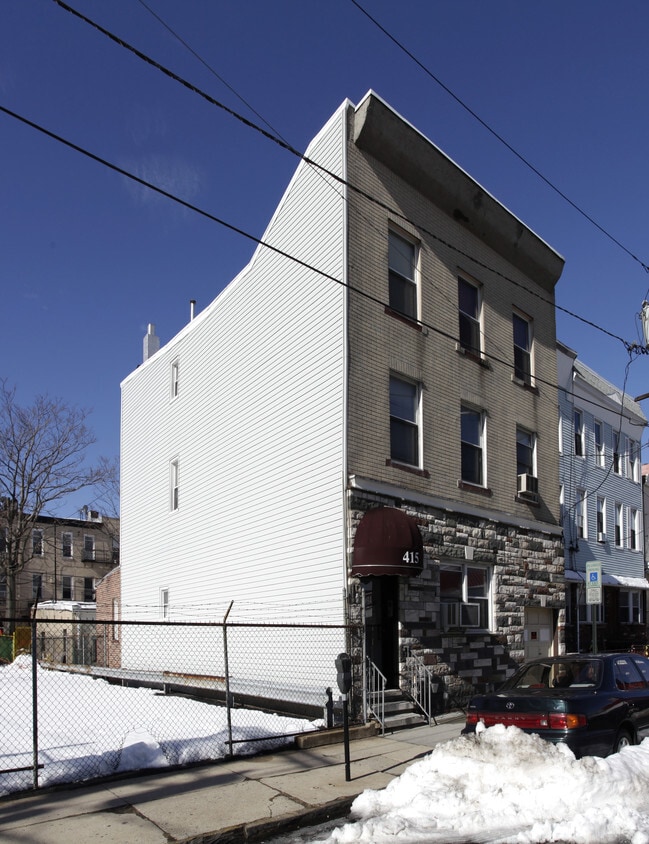 Primary Photo - 415 33rd St