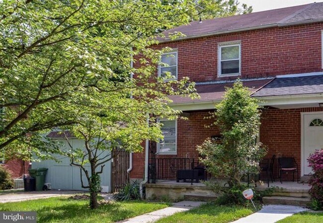 Building Photo - Welcome to our spacious one-bedroom condo ...