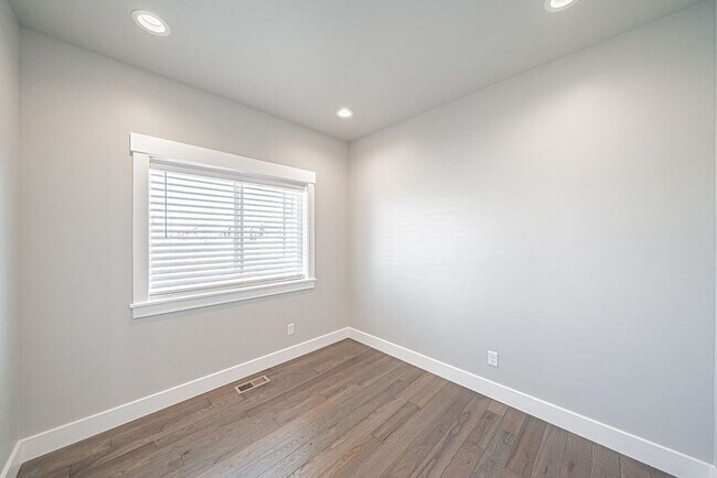 Building Photo - Charming Southpoint Home for Rent – $2,200/mo