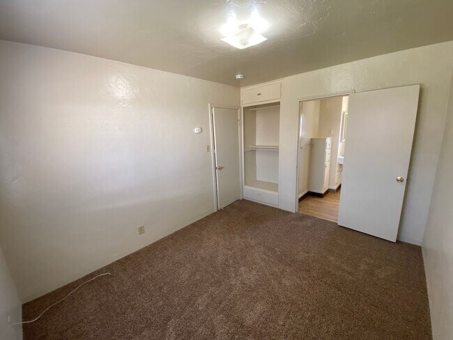 Foto del edificio - Charming Unit Available Now!