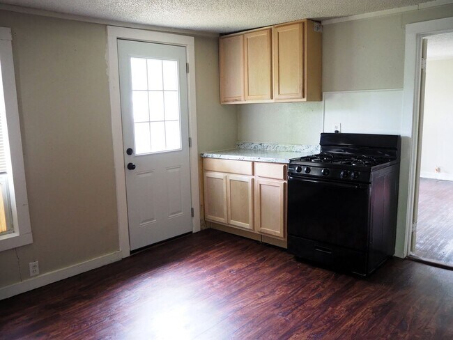 Building Photo - 1 Bed - 1 Bath House near UNT