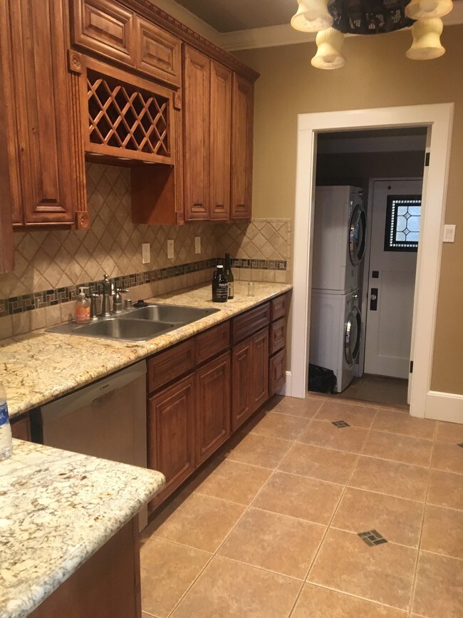 2100 G St Unit A Sacramento Ca 95816 Apartment For Rent In
