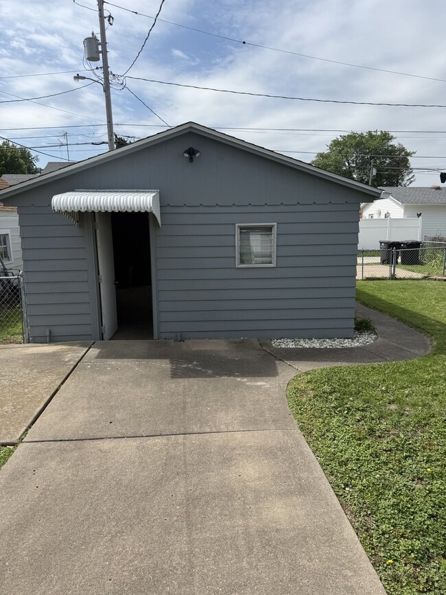 Building Photo - 4320 18th Ave