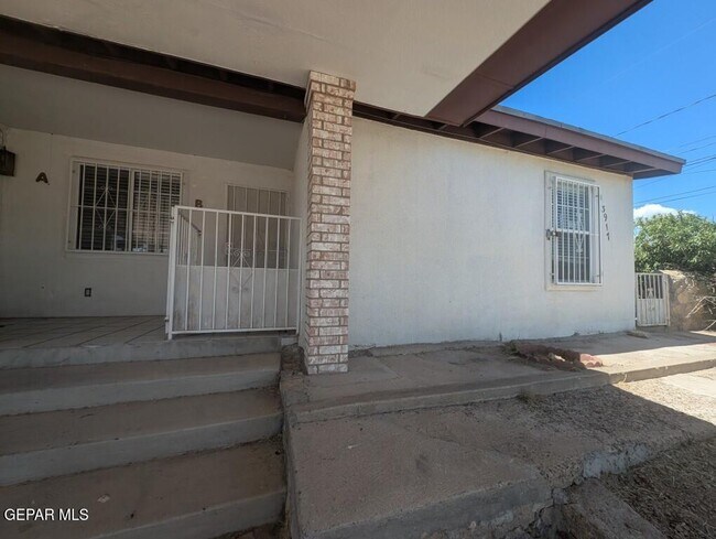 Foto del edificio - 3917 Volcanic Ave
