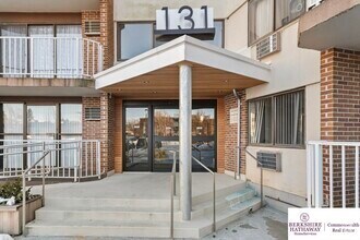 Building Photo - 131 Coolidge Ave