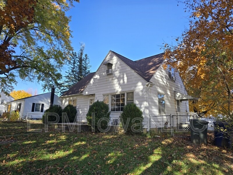 Foto principal - 821 Cornwall Ave