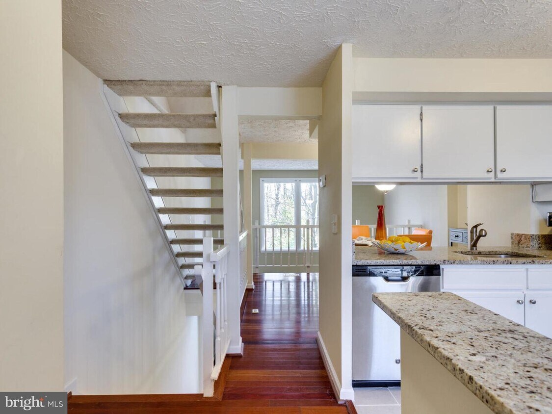 2811 New Providence Ct, Falls Church, VA 22042 Townhome Rentals in Falls Church VA