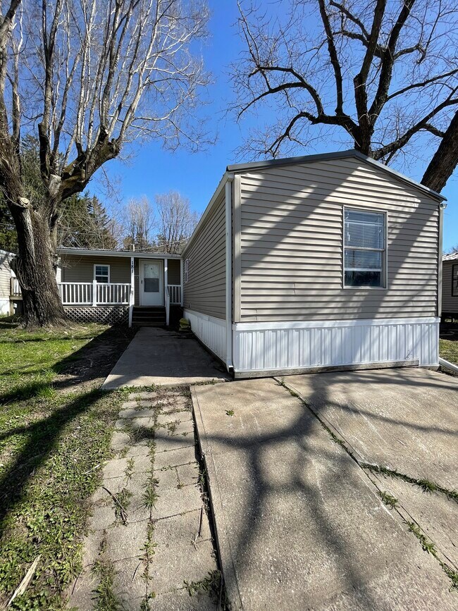 Foto del edificio - 181 Countryside Ln