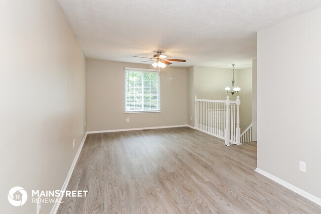 Building Photo - 1436 Silver Lake Dr