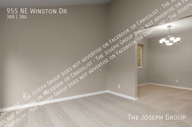Building Photo - 955 NE Winston Dr