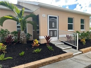 Building Photo - 16821 Sanibel Sunset Ct