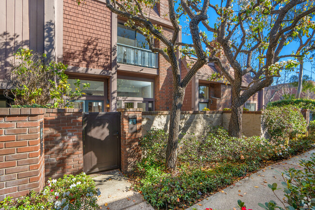 Building Photo - 4435 Alla Rd