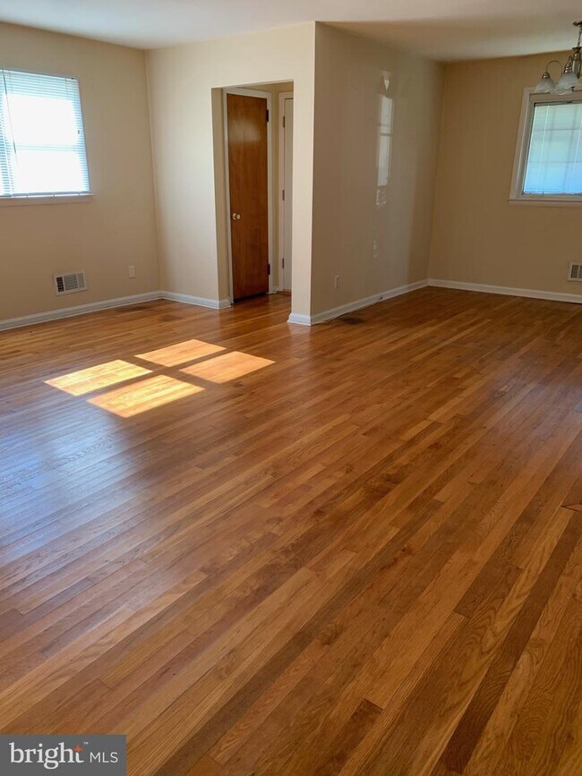 Foto del edificio - 431 Beverly Rd