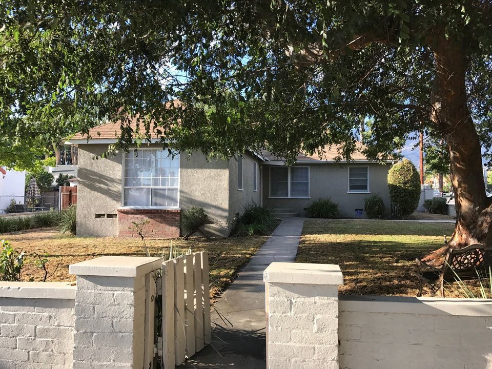 Primary Photo - 501 W Maple Ave