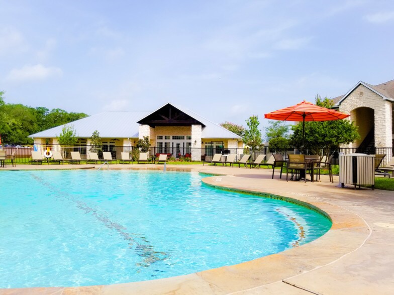 The Residence at Lake Jackson Rentals Lake Jackson, TX