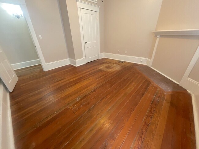 Building Photo - 2 BED | 1 BATH | STARLAND