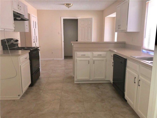 Building Photo - 1113 Sheppard Ln