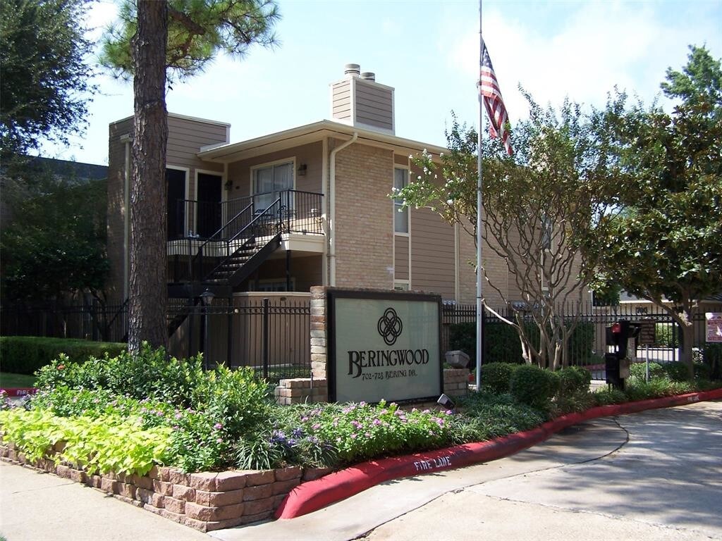 Primary Photo - 712 Bering Dr