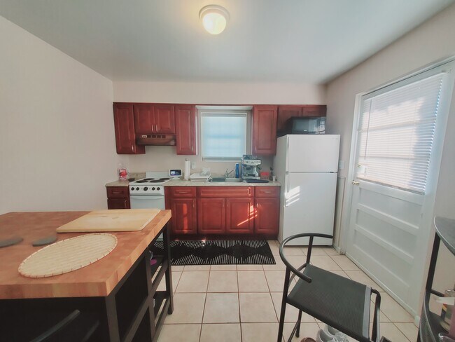 Foto del edificio - 71 Josephine Evaristo Ave