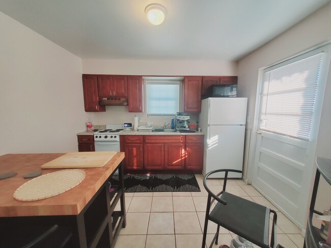 Building Photo - 71 Josephine Evaristo Ave