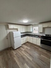 Building Photo - 15 Boyden St Ext