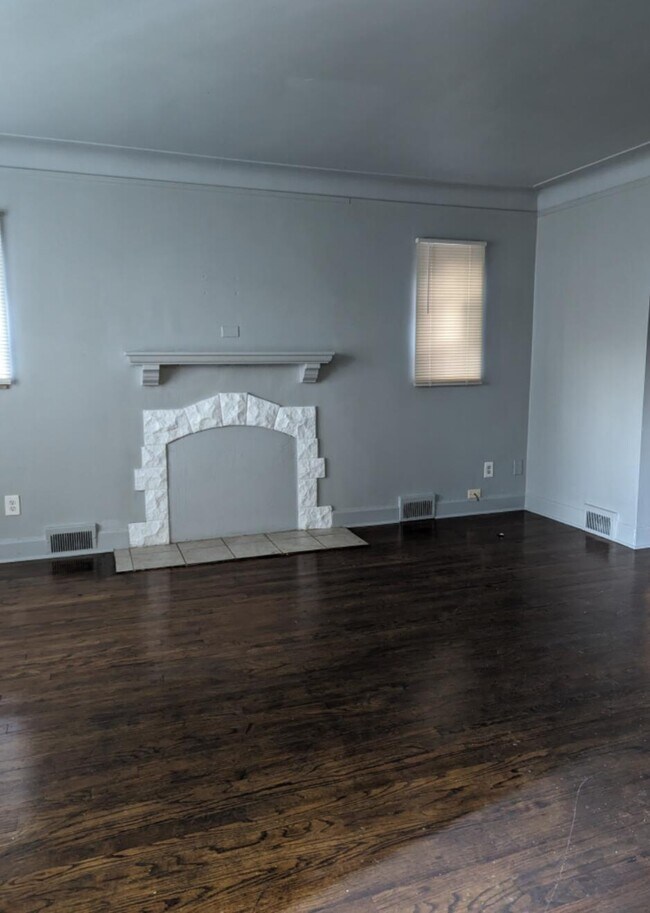 Foto del edificio - 5218 Bedford St