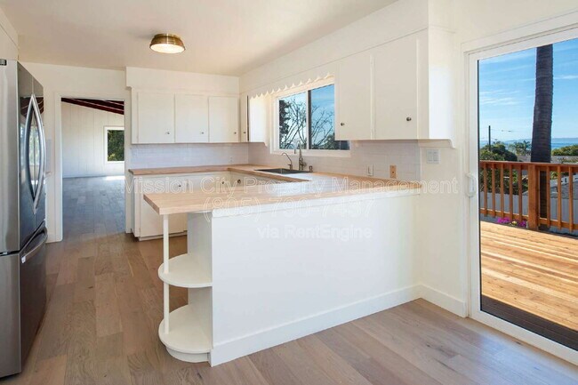 Foto del edificio - 5533 Carpinteria Ave