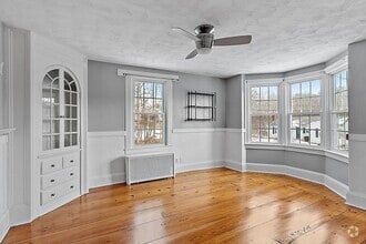 Building Photo - 9 Elm St
