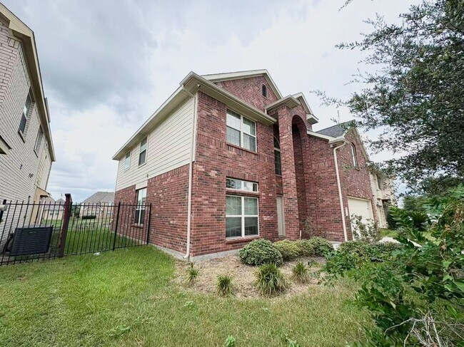 Building Photo - Water-deck 4 beds rental home in Missouri ...