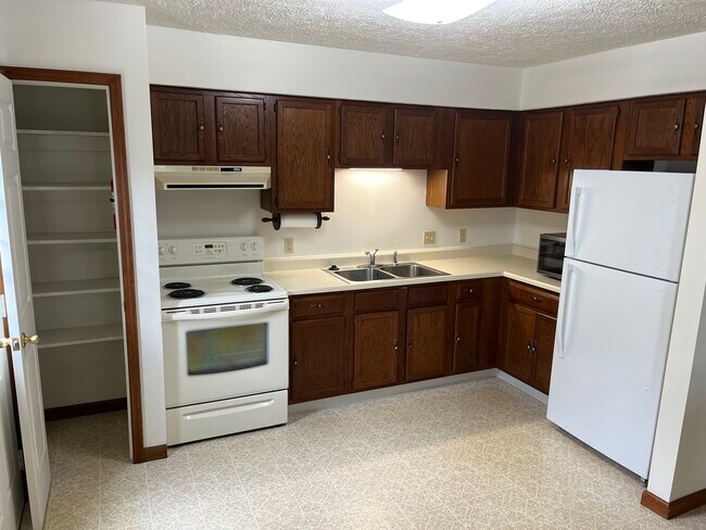 Foto del edificio - 1884 Shawnee Dr