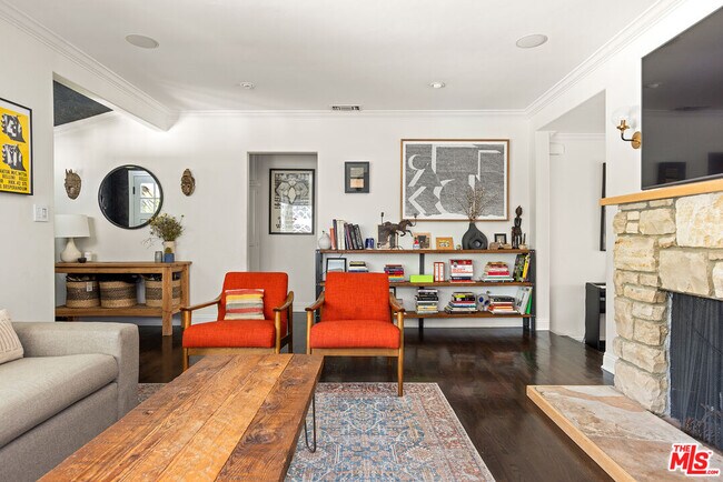 Foto del edificio - 4202 Benedict Canyon Dr
