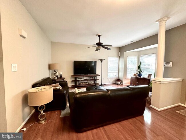 Building Photo - 8901 Normandy Dr