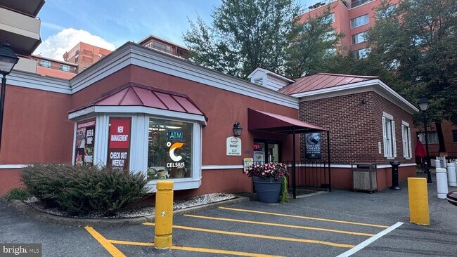 Foto del edificio - 1021 Arlington Blvd