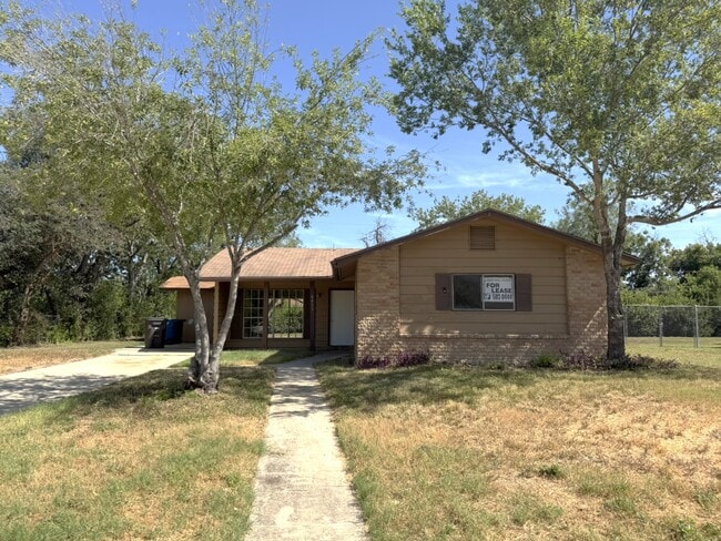 Building Photo - 4411 Jamestown Dr