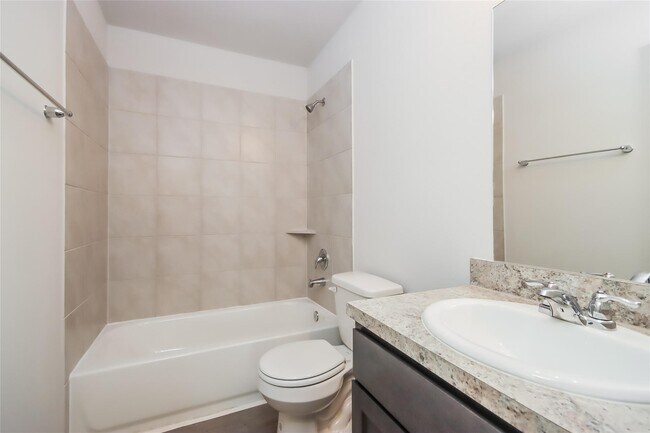 Foto del edificio - 2808 Briggs Dr