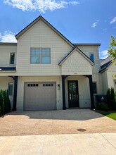 Building Photo - East Longleaf Townhome