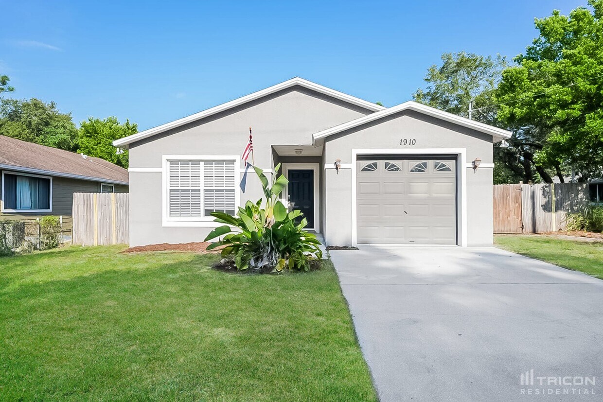1910 Lillian Avenue Tarpon Springs FL House Rental in Tarpon Springs