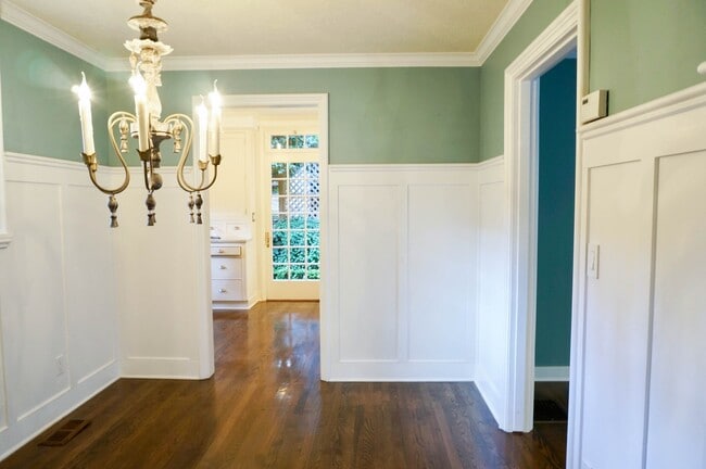 Building Photo - Gorgeous Dream Home in the Southwest Hills! Your Pacific Northwest Oasis Awaits!