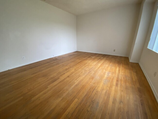 Foto del edificio - 13750 S Archibald Ave
